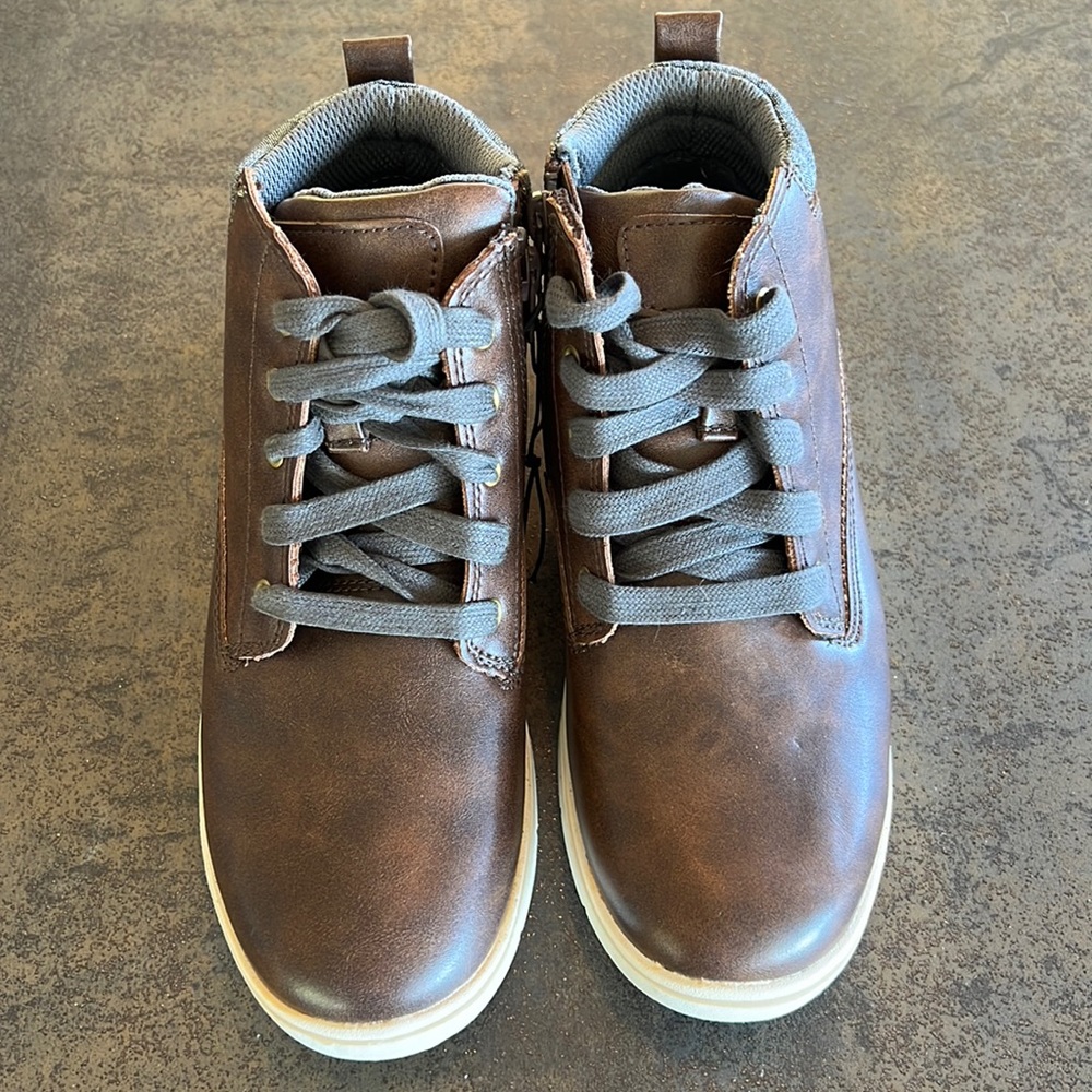 Cat & Jack Hadley Sneaker Boots - Size 4 Big Boys, Brown
